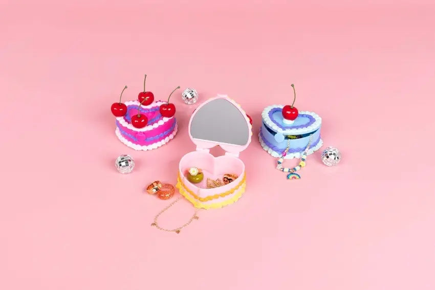 Fake Cake DIY Jewelry Box with Fluffy Paint