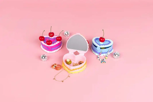 Fake Cake DIY Jewelry Box with Fluffy Paint