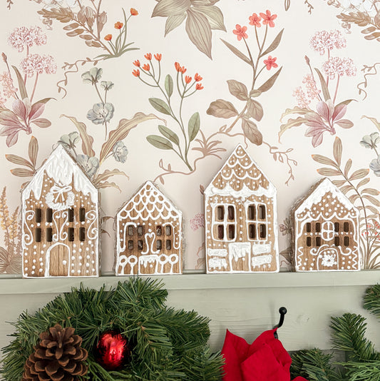 Clever Christmas Decorations: Faux Gingerbread House Village