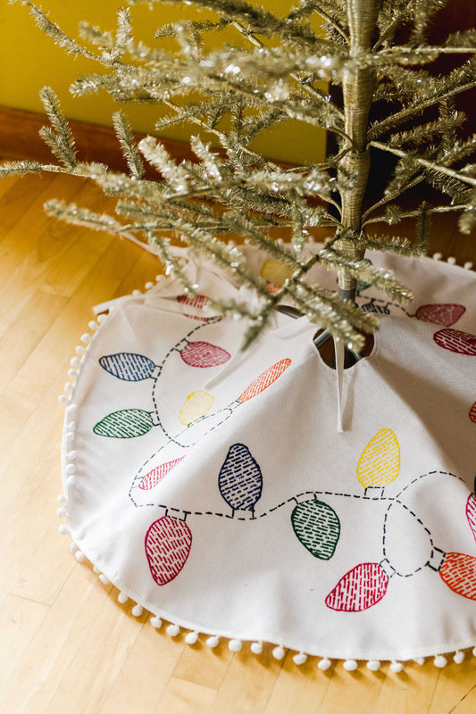 Faux Embroidered Christmas Tree Skirt with Stitch Paint